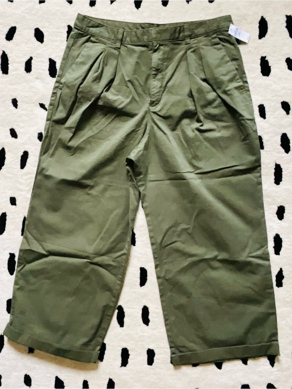 GAP Women’s Pleated Chinos in Green